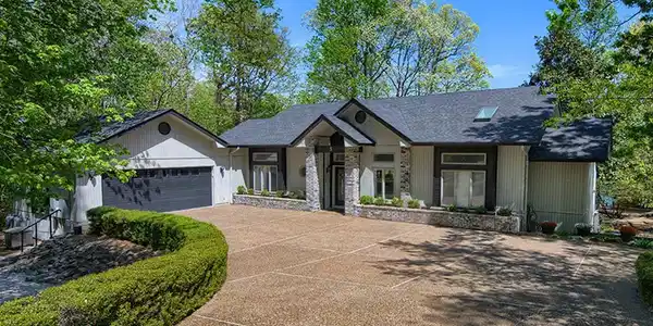 3 NARVAEZ Place