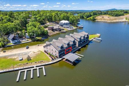 532 GRAND POINT Drive