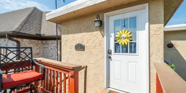 105 CHAMBERS Point