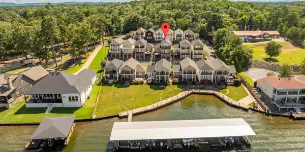 108 EAGLEVIEW Point