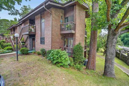 2315 LAKESHORE Drive