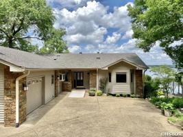 15 GUINDOLA Way