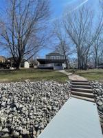 1001 Lakeshore