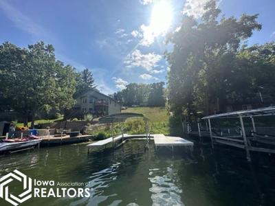 1056 Lakeshore