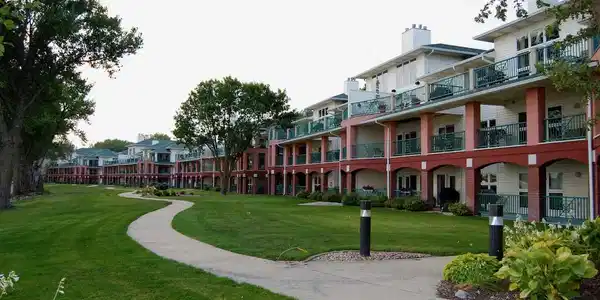 1609 Chalstrom Beach