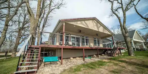 516 252nd Ave