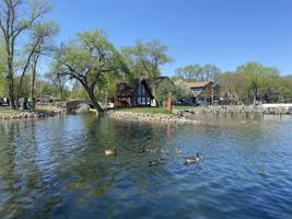 1604 Lakeside