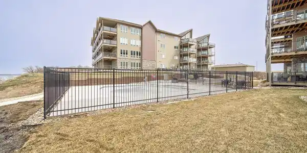 580 Linden