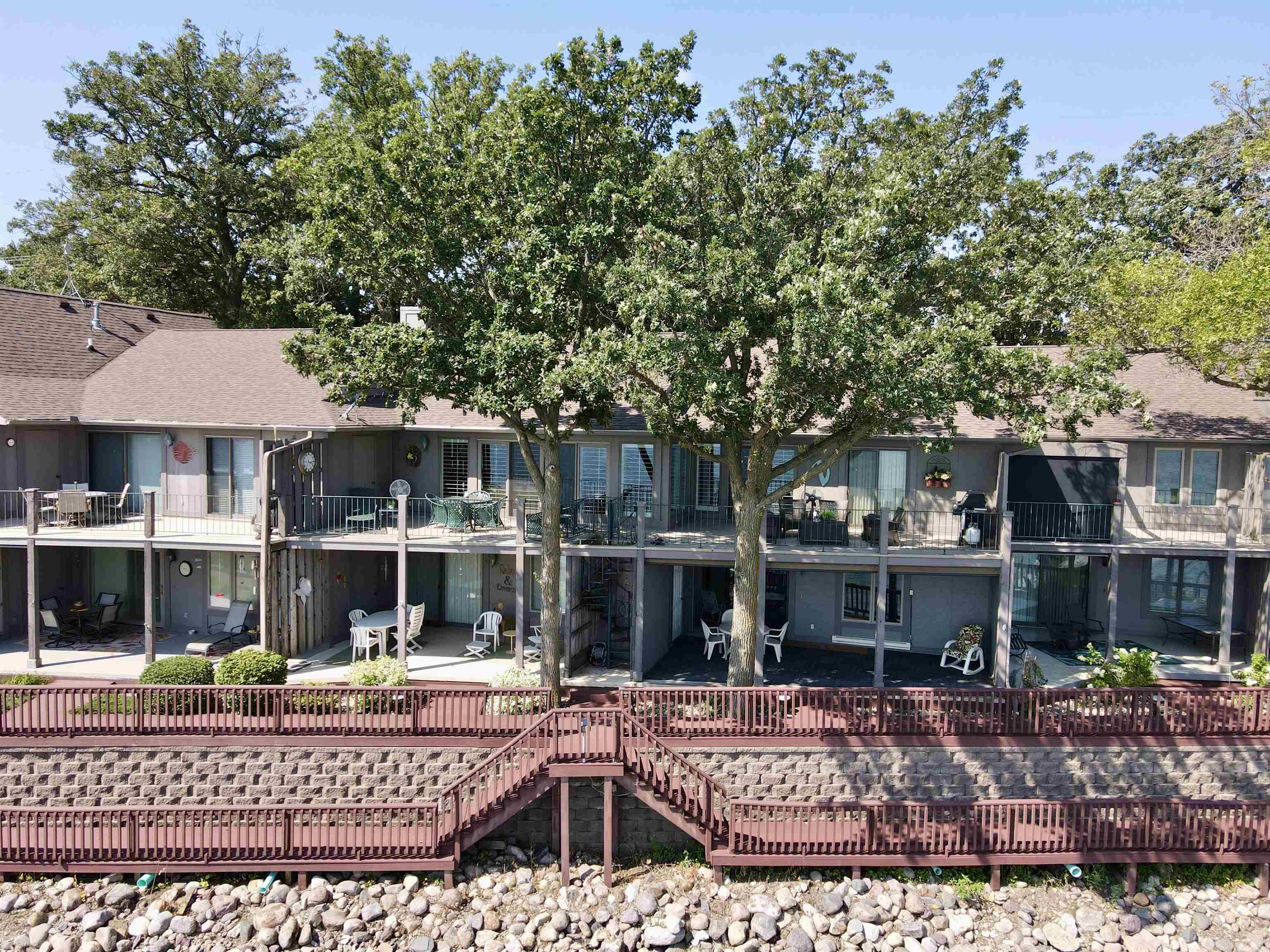 Image 1: Lakefront