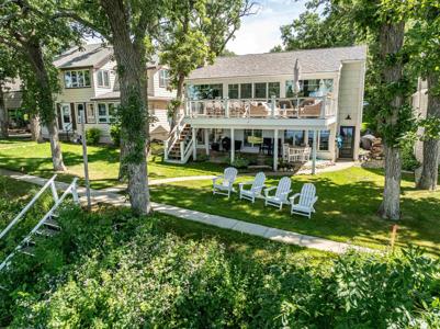 2809 Lakeshore