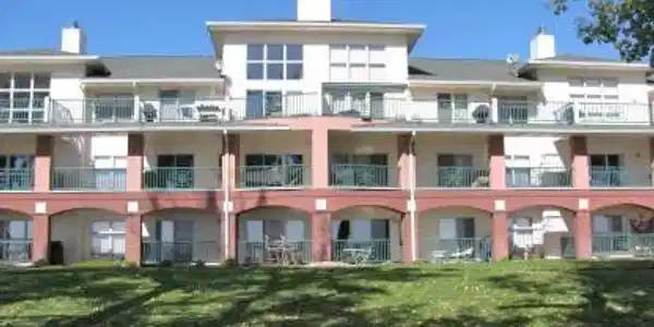 1609 Chalstrom Beach Road