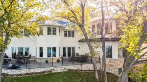 2111 Brown's Bay
