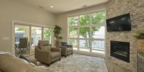 1613 Chalstrom Beach