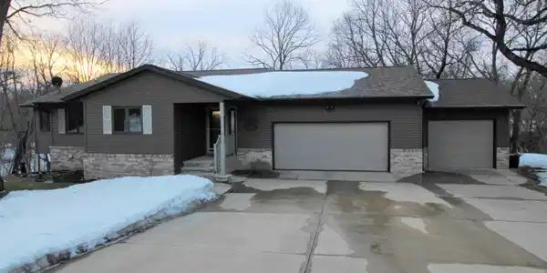 25800 Woodside Court