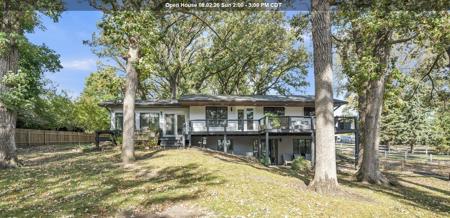 1800 Lakeshore