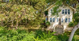 6015 Lakeshore
