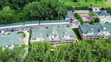 1603 Chalstrom Beach