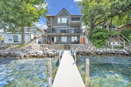 325 Lakeshore