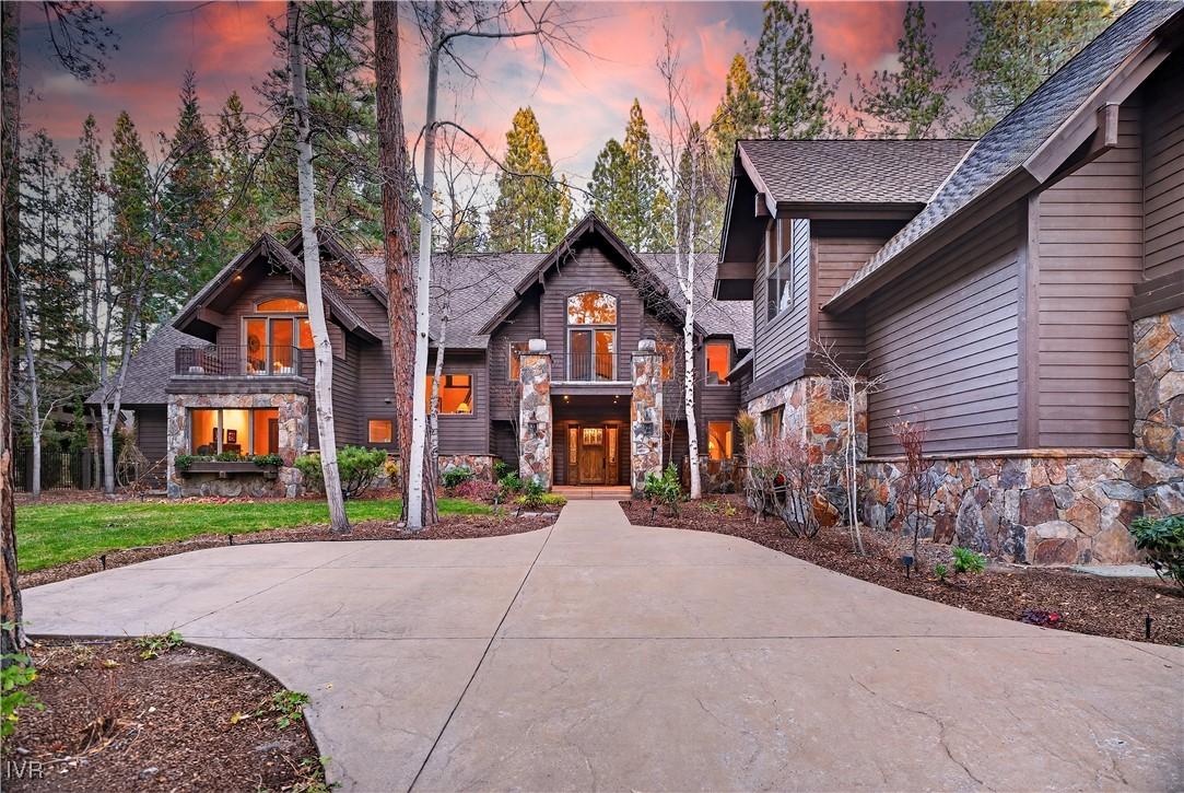 Image 1: Front Drive & Facade