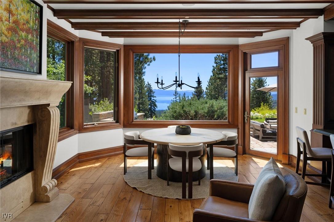 Image 3: Kitchen Dining