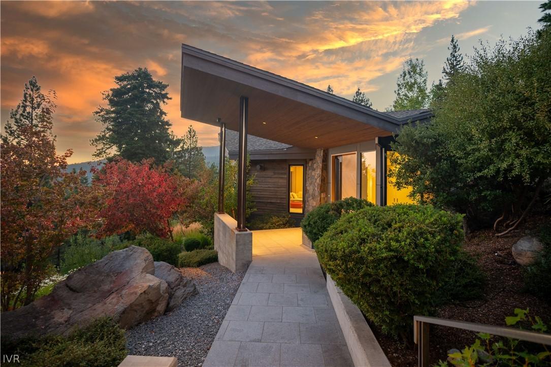 Image 2: Sunset view of entry