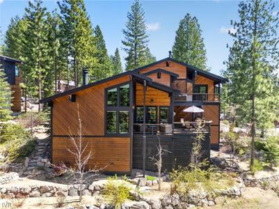 321 Woodridge Way