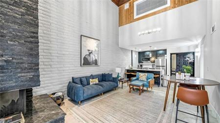 120 Country Club Dr