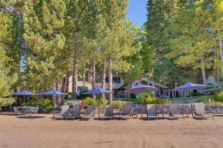 1011 Lakeshore Blvd