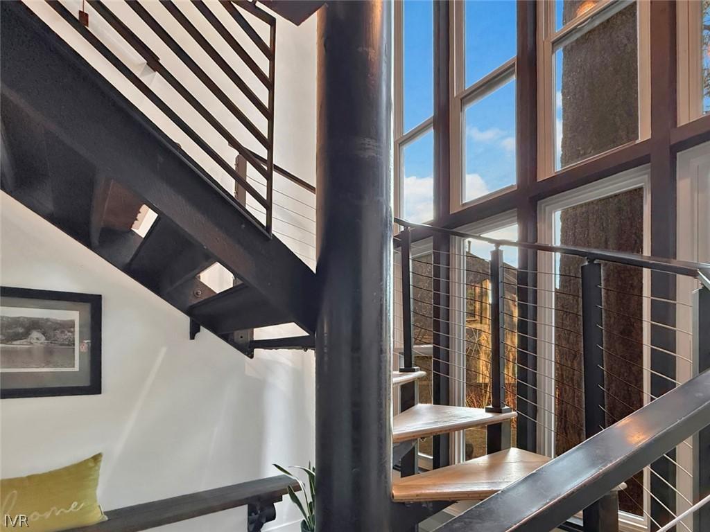 Image 3: Entry & Staircase with window wall