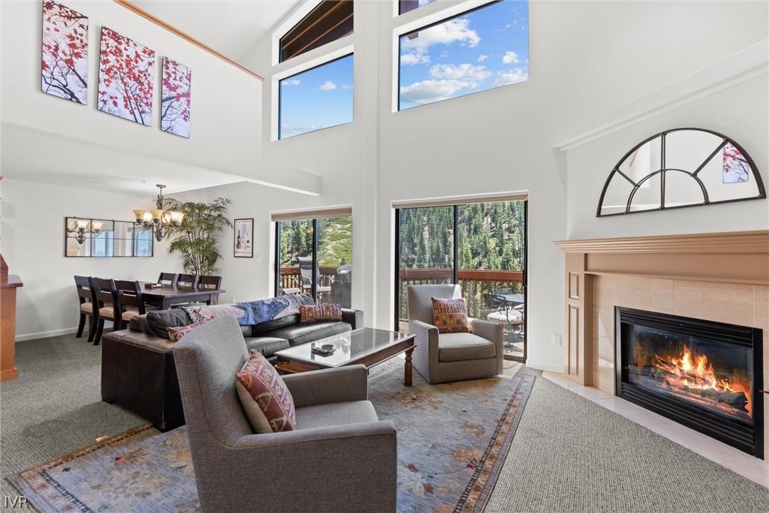 Image 3: Sprawling Windows to Deck