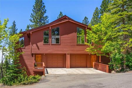 637 Lariat Circle