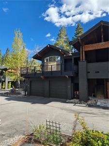 4 Calaneva Drive