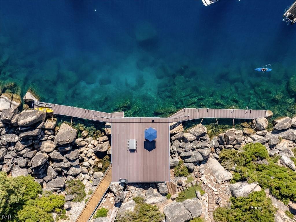 Image 4: Community Sundeck and Pier
