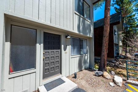 989 Tahoe Boulevard