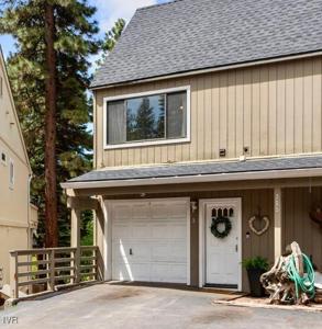 325 Cottonwood Court
