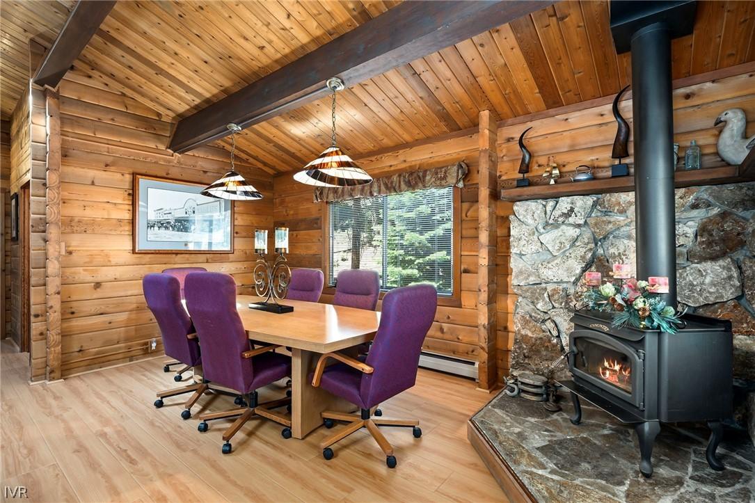 Image 4: Dining Area