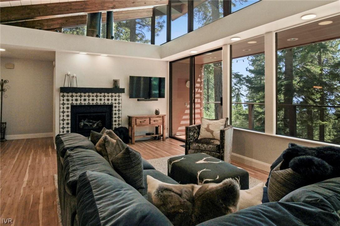 Image 2: Main living area