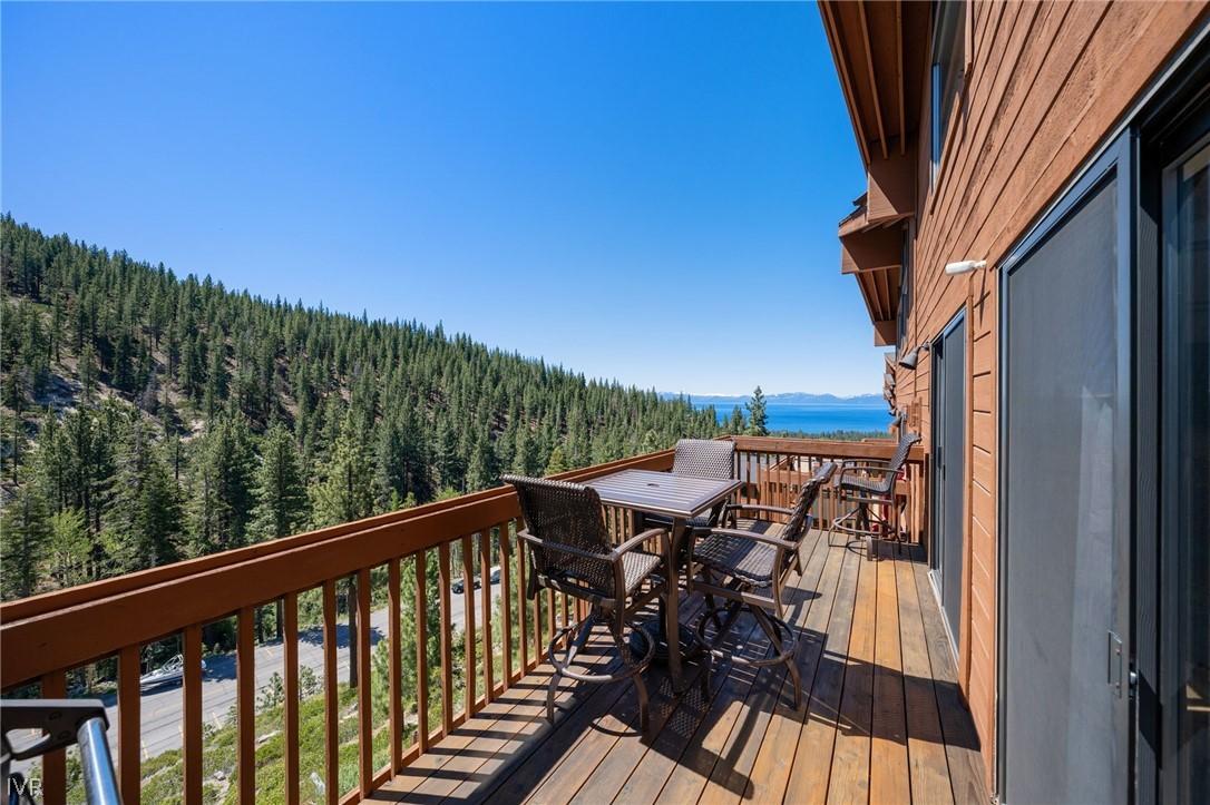 Image 2: Deck with Mountain & Lake Views - Diamond Peak Ski
