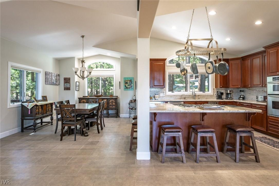 Image 3: Kitchen/Dining