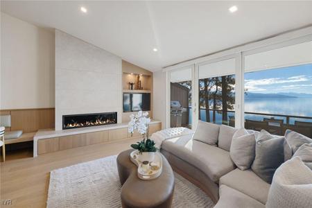 525 Lakeshore Boulevard