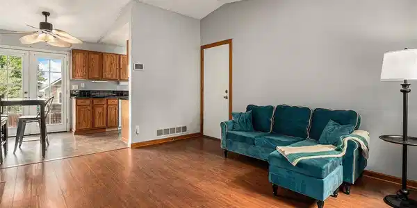Image 4: Living Room Image 4: Living Room