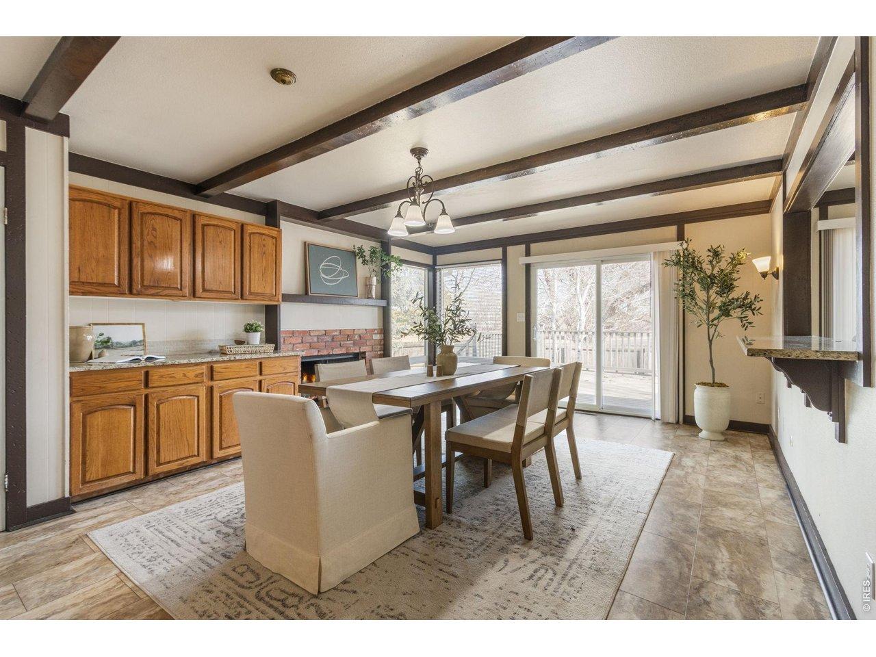 Image 3: Open concept dining and living