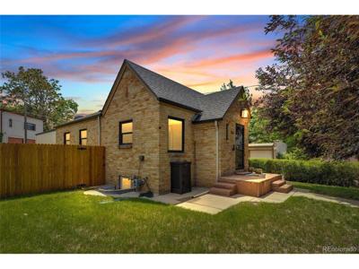 3232 W Scott Pl