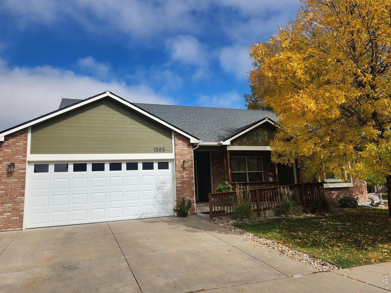 Image 3: New exterior paint and roof Image 3: New exterior paint and roof