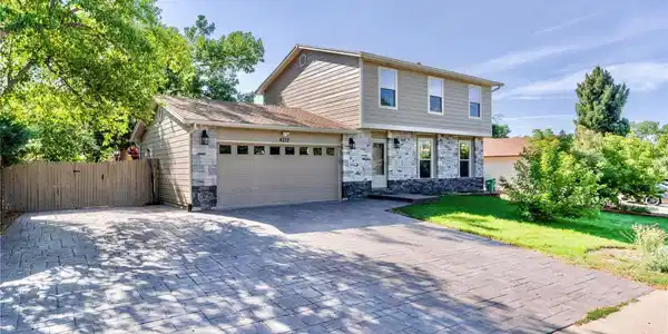 4372 S Bahama