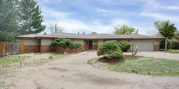 7300 W Quincy