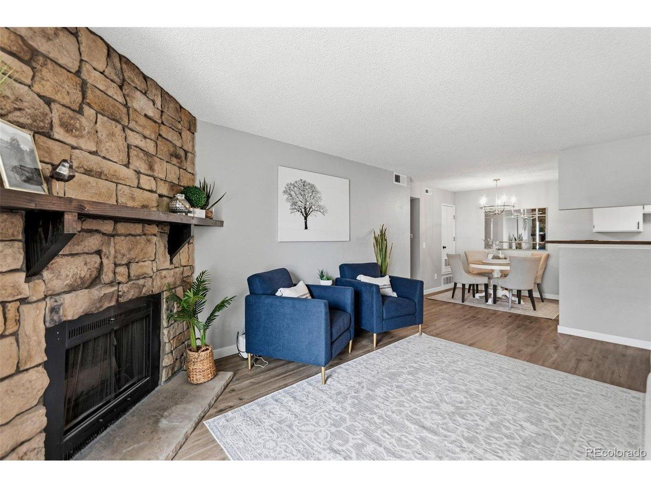Image 1: Beautifully updated condo - move in ready! Image 1: Beautifully updated condo - move in ready!
