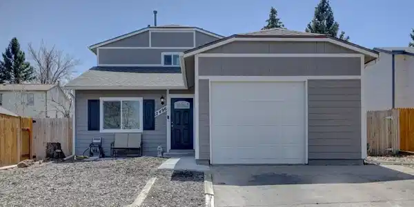 17496 E Temple