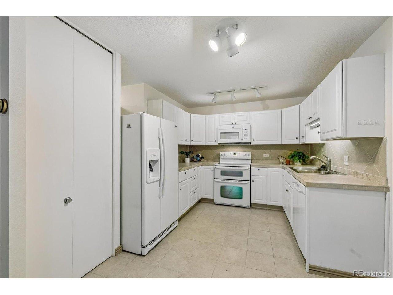 Image 2: Kitchen