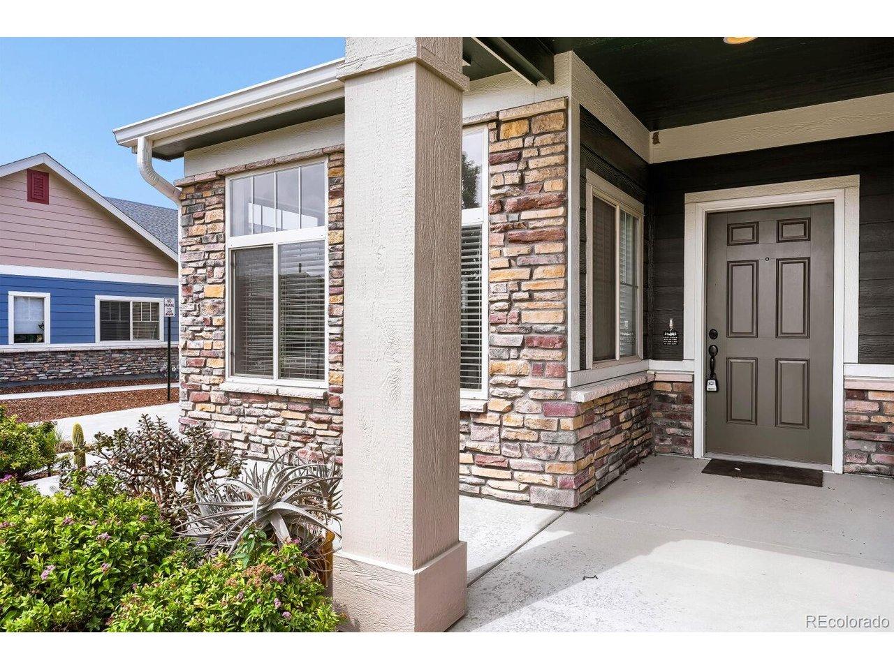 Image 4: Exterior Entry